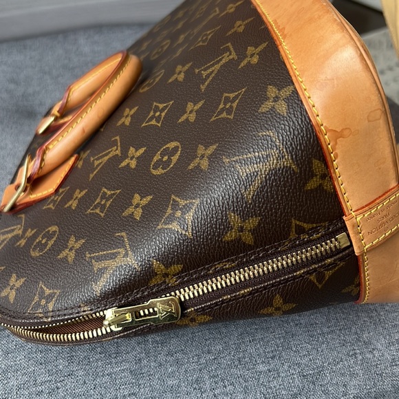 Gorgeous Louis Vuitton Alma amazing condition - Picture 5 of 12